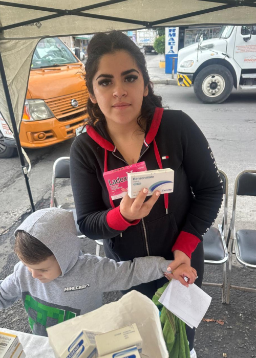 DONACION DE MEDICAMNETOS EN JORNADA DE SALUD 